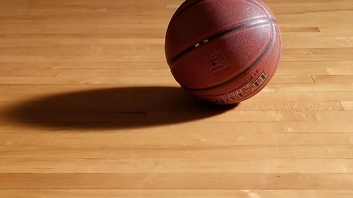巴克利怒评马刺：数据趋势与比赛观感解读